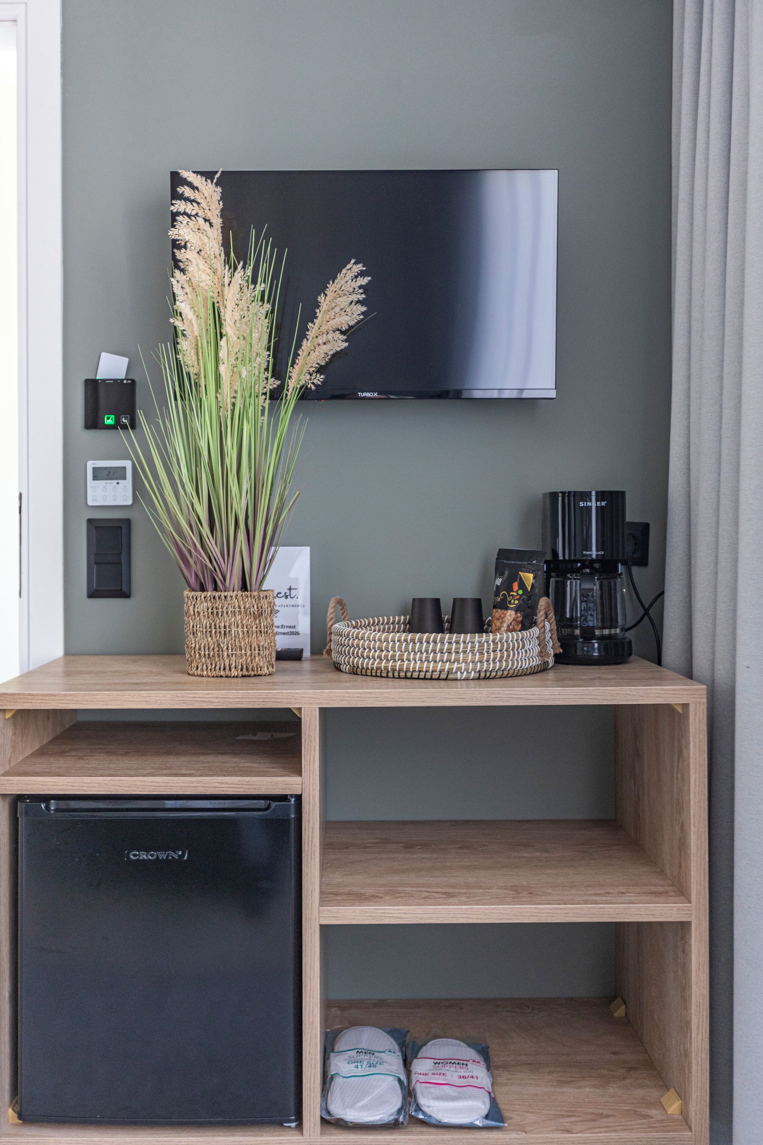 Deluxe-Zimmer, Stadtblick | Hochwertige Bettwaren, Minibar, Zimmersafe, Schreibtisch