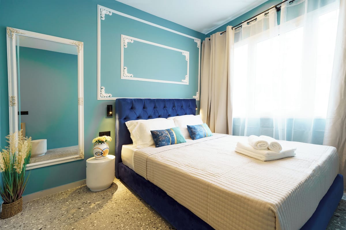 Deluxe Room, City View | Premium bedding, minibar, in-room safe, desk