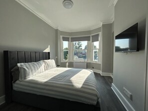 Fer et planche à repasser