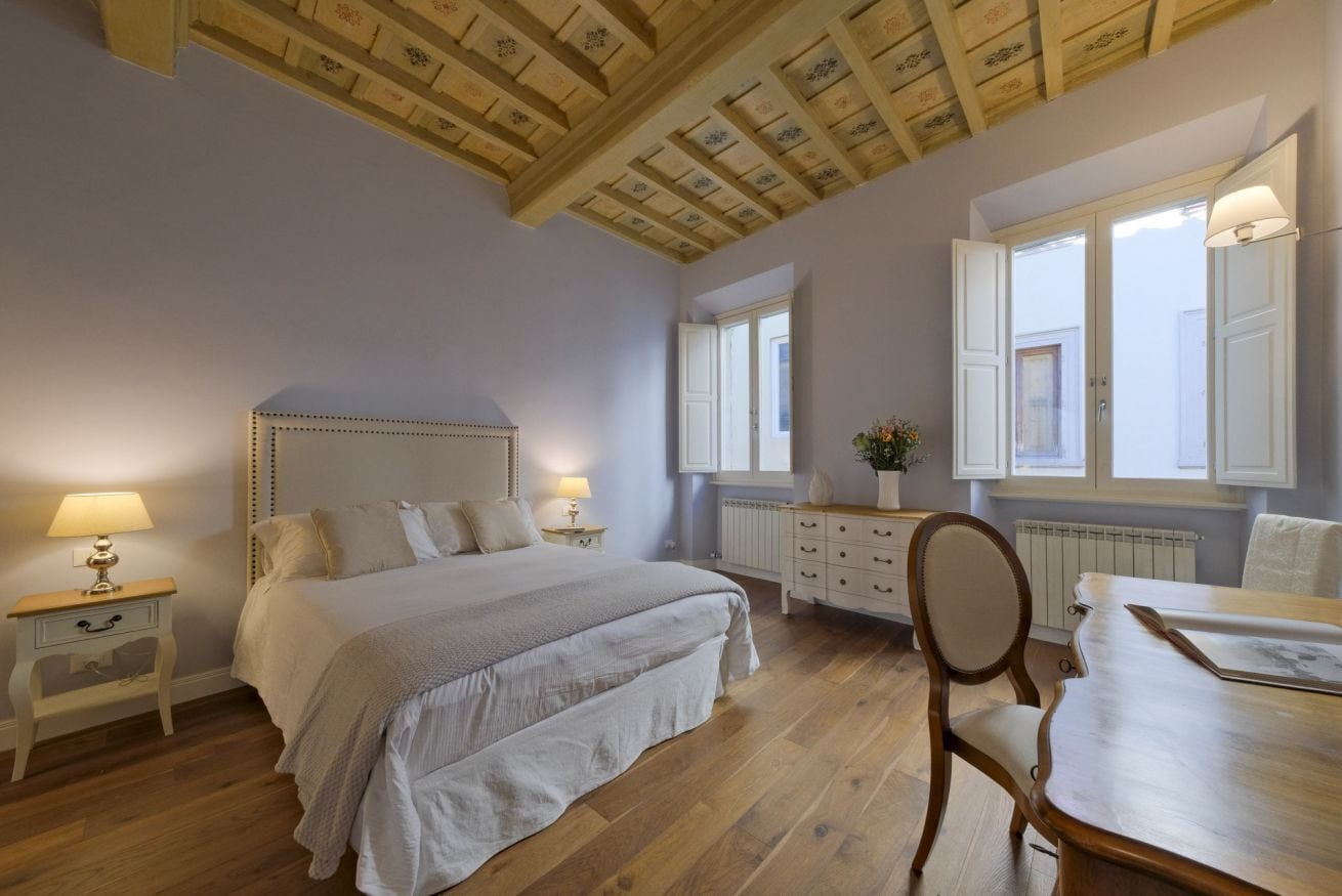 2 slaapkamers, een strijkplank/strijkijzer, beddengoed