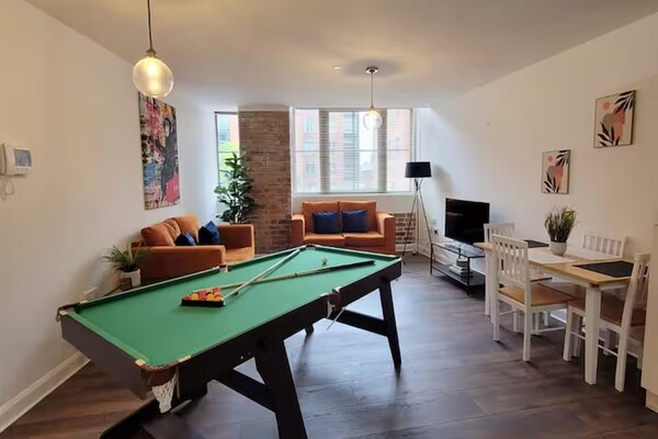 Stylish 2 Bedroom City Apartment - Free Parking - Leicester