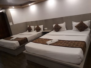 Classic Double or Twin Room | Premium bedding, individually furnished, free WiFi, bed sheets - Himalayan paradise hotel and restaurant  (Darjeeling)