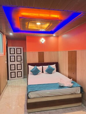 Premium bedding, individually furnished, free WiFi, bed sheets - Himalayan paradise - Grand Retreat & Dining (Darjeeling)