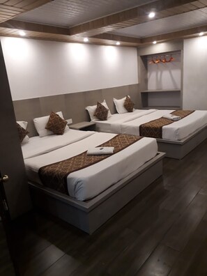 Classic Double or Twin Room - Himalayan paradise hotel and restaurant  (Darjeeling)