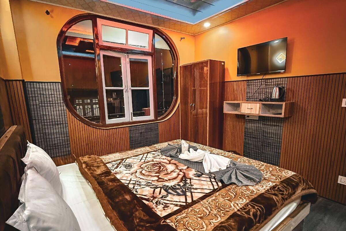 Superior Single Room, Mountain View