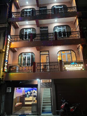 Exterior detail - Himalayan paradise hotel and restaurant  (Darjeeling)