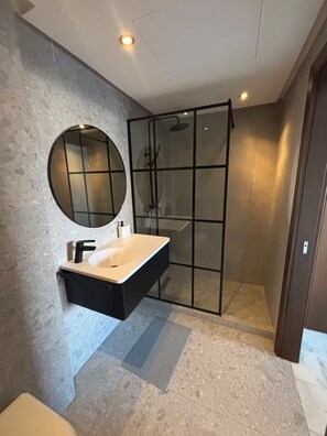 Towels, soap, toilet paper - Getaways of the year (Casablanca)