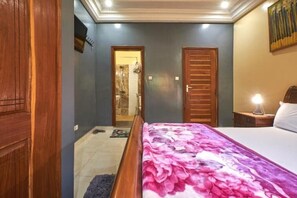 1 chambre, fer et planche à repasser, Wi-Fi gratuit, draps fournis
