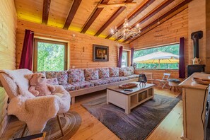 TV, table football - Rural home in nature with jacuzzi, sauna and entertainment amenities (Mazin)