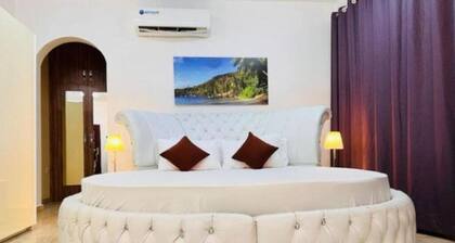 Moon Guest House, your peaceful coastal escape nestled in the heart of Qantab.