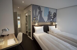 Twin Room | In-room safe, desk, iron/ironing board, free WiFi