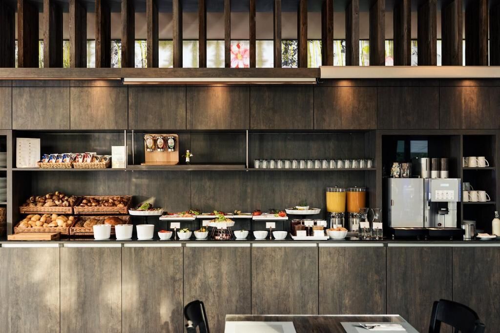 Daily buffet breakfast (EUR 21.00 per person)