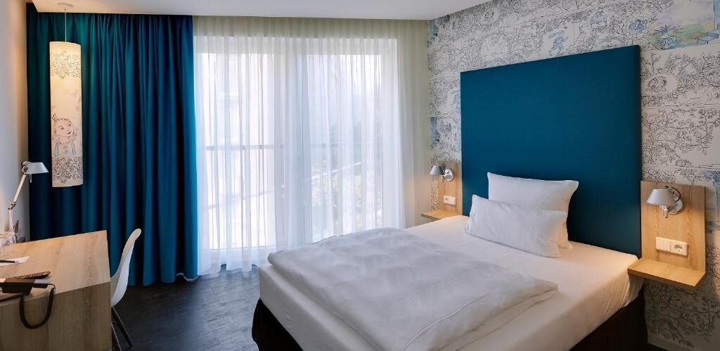 Kahden hengen huone | Tallelokero huoneessa, työpöytä, silitysrauta/-lauta, ilmainen Wi-Fi