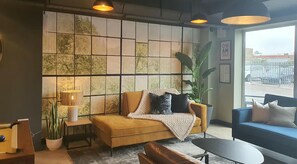 Lobby sitting area - Student Only Canalside (Birmingham)