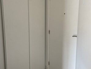 Interior - Spacious apartment near beach, perfect for 4 guests (Arzon)