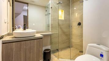 Apartment, 4 Bedrooms | Bathroom
