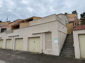 Esterni