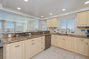 Fridge, microwave, oven, stovetop - Spacious 3 bedroom w/Beach Service ST 3061 (Destin)