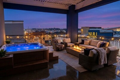 NuLu Skyline 5BR Penthouse and Rooftop Spa