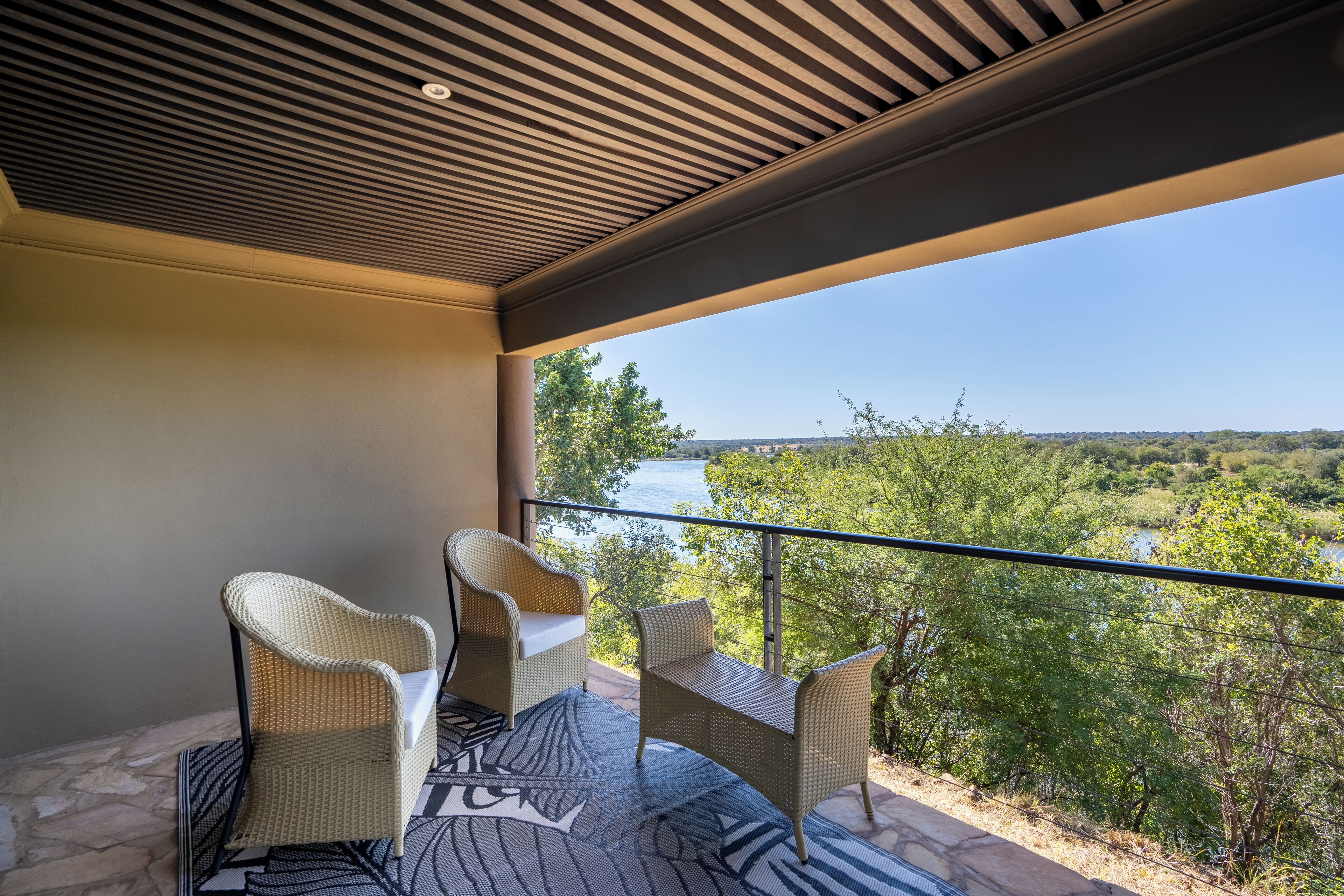 Luxury Double Room, Patio, River View | Teres/patio