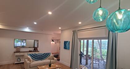 New luxury suite in the heart of wine country-steps from Benjamin Bridge Winery!