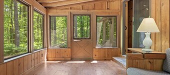 FOUR BEDROOM / TWO BATH HOME NEAR HIGHLAND LAKE