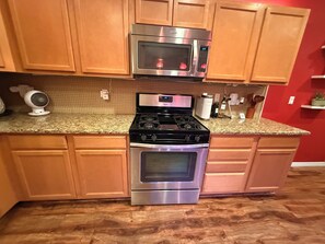 Unclassified image, 2 of 32, button - Luxe Desert Oasis in Exclusive Summerlin. Walking Distance to Golf, Shopping…. (Las Vegas)