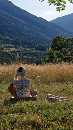 Property grounds - Luminous gîte surrounded by animals on an organic farm in the Verdon region (Bargème)