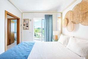 Vila luxo, 2 quartos | Cofres nos quartos, cortinas blackout, Wi-Fi de cortesia