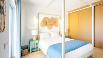 Deluxe Villa, 2 Bedrooms | In-room safe, blackout drapes, free WiFi