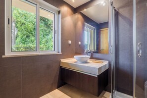 Biệt thự Deluxe, 2 phòng ngủ | Phòng tắm | Khăn tắm 