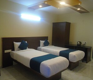 Triple Room - SKY LOFT HOTEL BANGALORE INTL AIRPORT (Bengaluru)