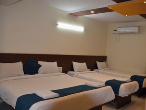 Family Quadruple Room - SKY LOFT HOTEL BANGALORE INTL AIRPORT (Bengaluru)