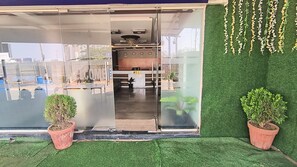 ด้านหน้าที่พัก