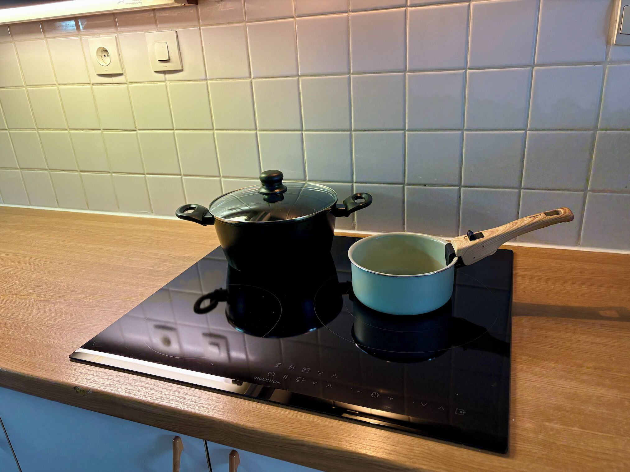 Mikrowelle, Ofen, Herdplatte, Geschirrspüler