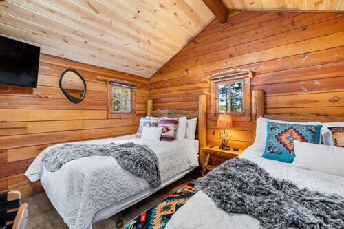 Red Rock Cabin: Black Hills Retreat