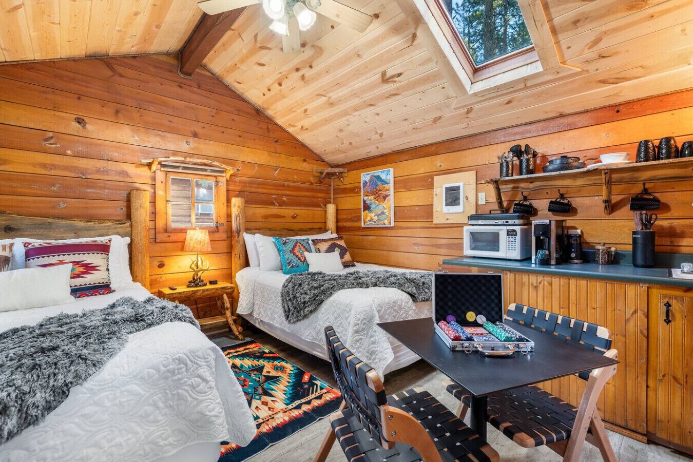 Lit parapluie, Wi-Fi, draps fournis