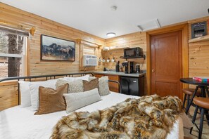 Cuna de viaje, wifi gratis, ropa de cama