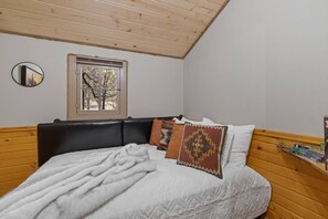 Unclassified image, 4 of 30, button - Ironwood Cabin Retreat: Rustic Comfort (Rapid City)