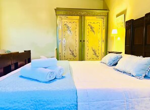 Iron/ironing board, WiFi, bed sheets