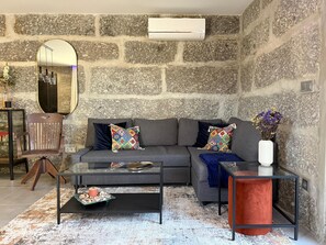 Unclassified image, 2 of 18, button - ROOT by the River | Villa with Douro River View, Next to Choupal River Beach! (Pedorido)