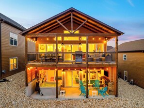 Terrace/patio - Luxury Cabin Private Hot Tub and Steps to Pools! (Kimberling City)