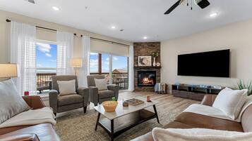 Smart TV, fireplace