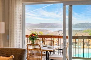 Dining - Luxury Condo Over Lazy River & Private Hot Tub (Kimberling City)