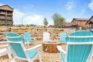 Property grounds - Luxury Condo Over Lazy River & Private Hot Tub (Kimberling City)
