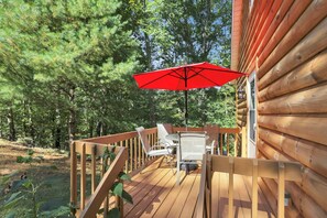 Outdoor dining - Cabin for the Family in Beautiful Hocking Hills (Logan)