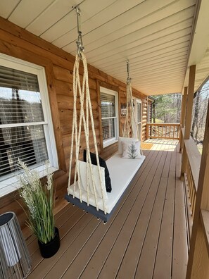 Terrace/patio - Cabin for the Family in Beautiful Hocking Hills (Logan)