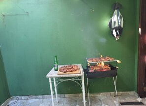 House, 2 Bedrooms, Accessible, City View | BBQ/picnic Area - Casa Danimar Climatizada 6 min do Centro Histórico (Paraty)