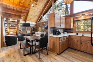 Interior - Buffalo Lodge: Cozy Log House with Hot Tub (Rapid City)
