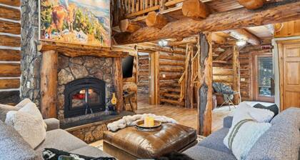 Great Lodge at Hillside: Iconic 6K Sqft Log Lodge